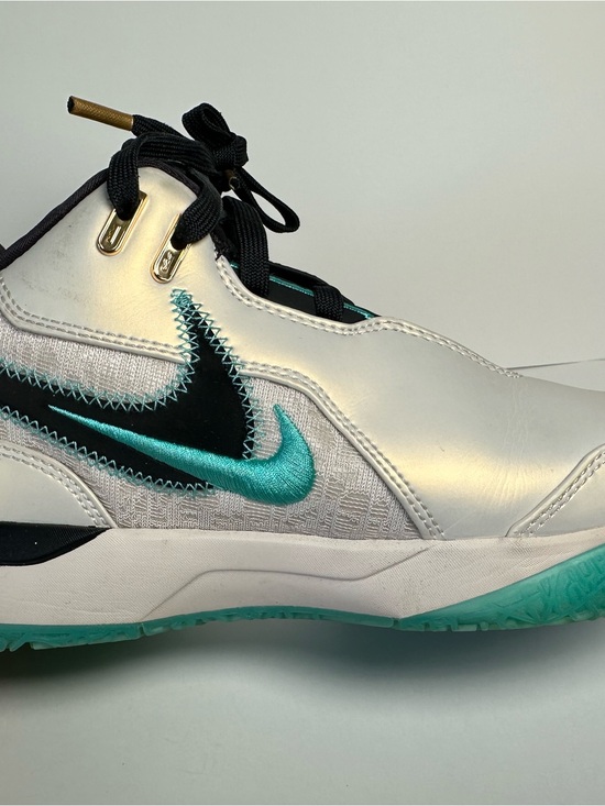 Nike Exclusive Lebron LFC Basketball shoes, White Black Teal Gold Accents